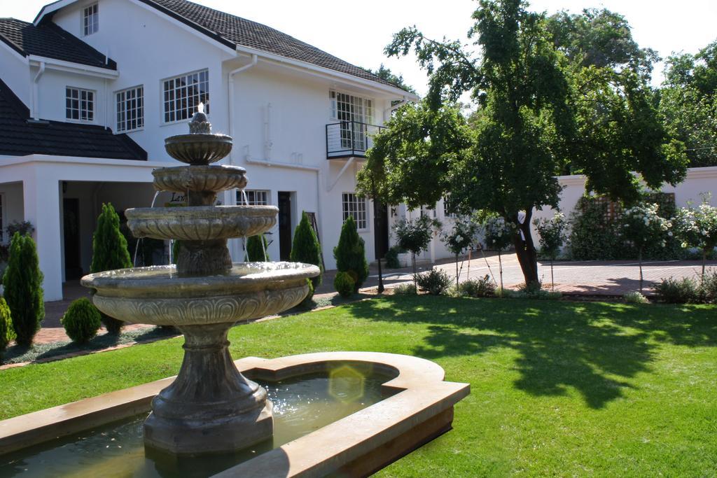 Lemon & Lime Guesthouse Bloemfontein Bagian luar foto