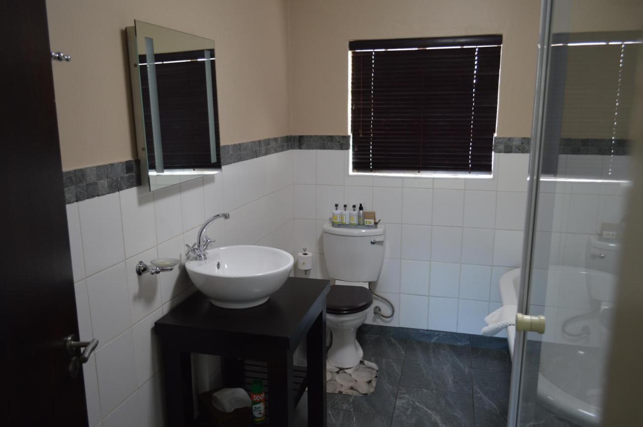 Lemon & Lime Guesthouse Bloemfontein Bagian luar foto